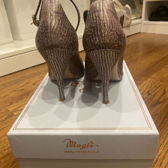 Bruno Magli Heels Size 40.5 - Picture 7 of 8
